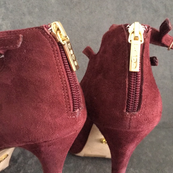Bebe suede stilettos! Perfect for holiday parties! - Picture 3 of 4